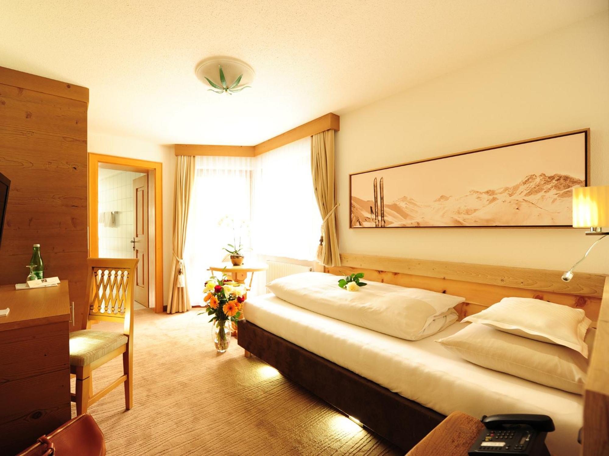Salnerhof Superior Lifestyle Resort Ишгъл Стая снимка