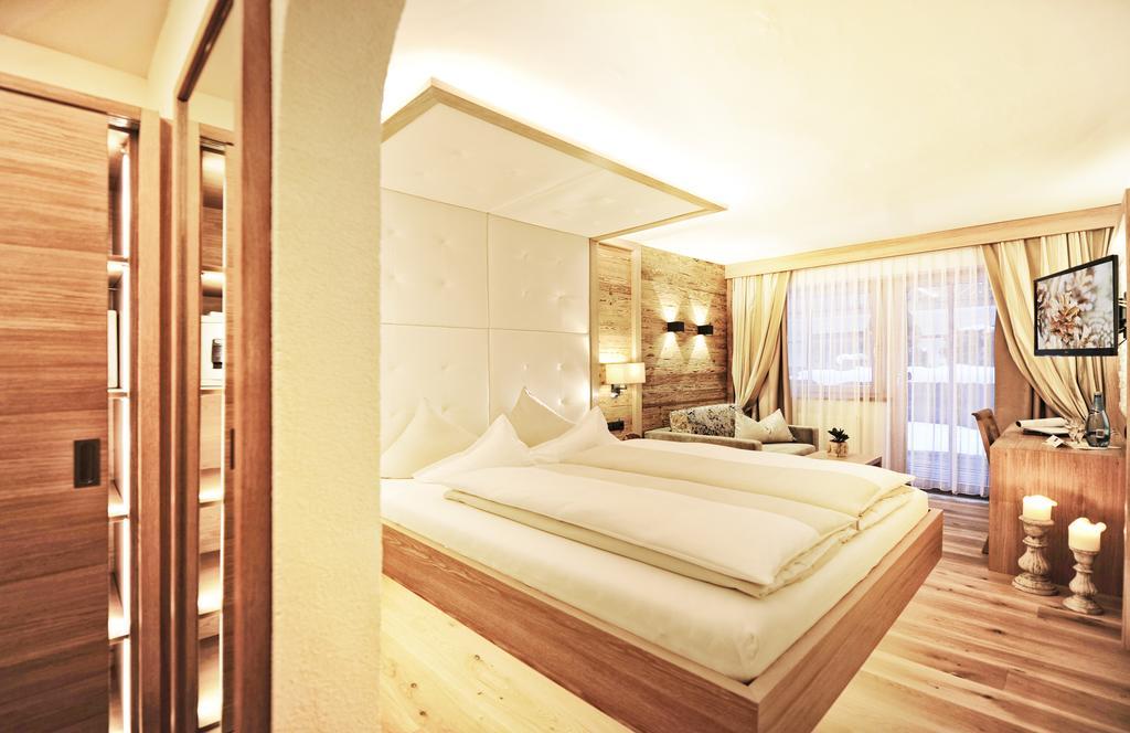 Salnerhof Superior Lifestyle Resort Ишгъл Стая снимка